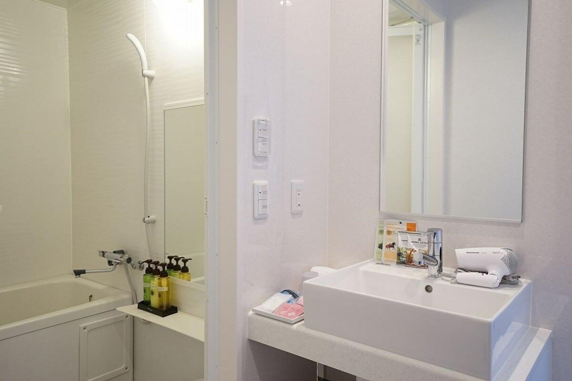 ลาเจนต์ โฮเต็ล โอซาก้า เบย์ Hotel ภายนอก รูปภาพ