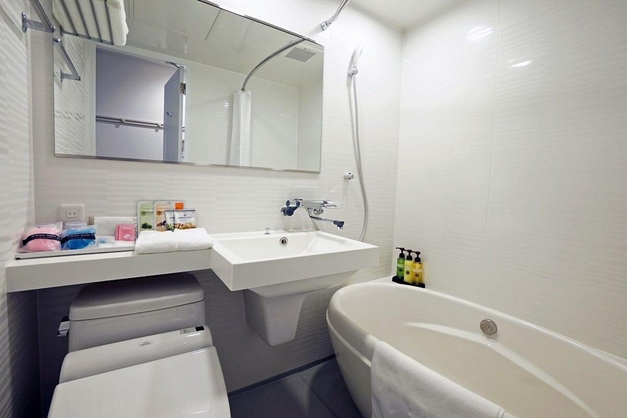 ลาเจนต์ โฮเต็ล โอซาก้า เบย์ Hotel ภายนอก รูปภาพ